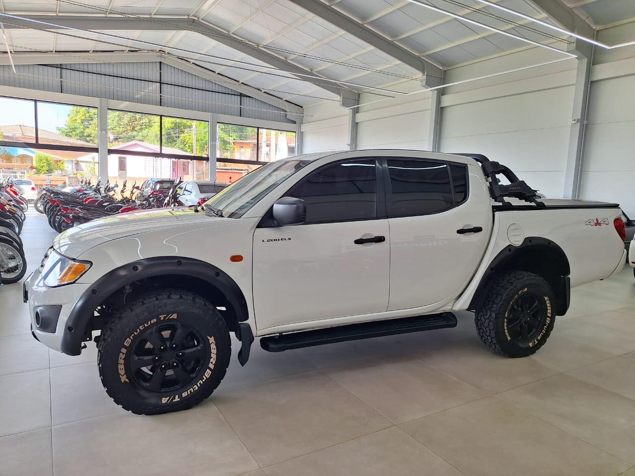 MITSUBISHI L200 TRITON
