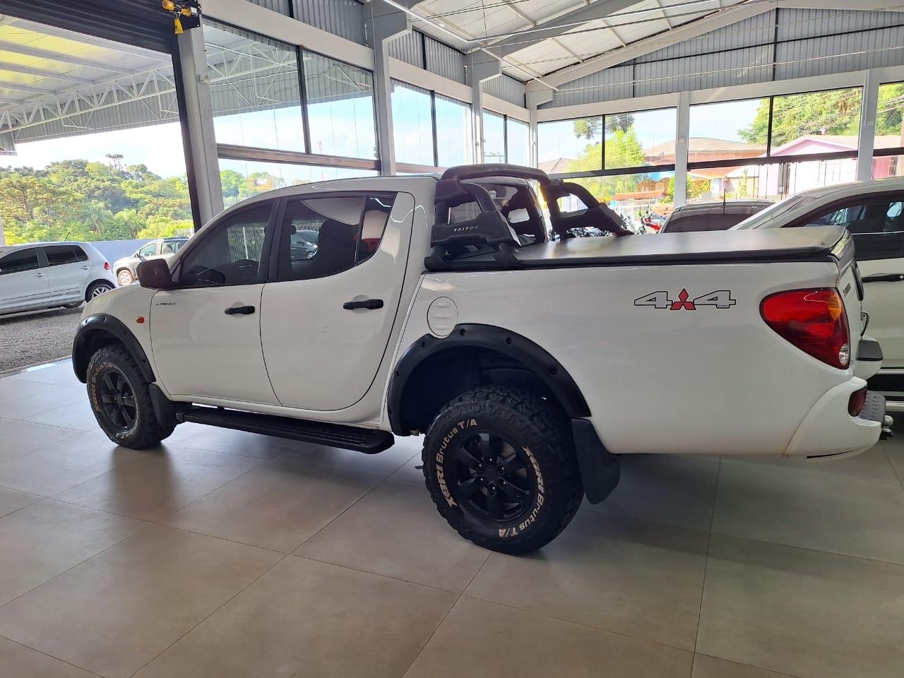 MITSUBISHI L200 TRITON