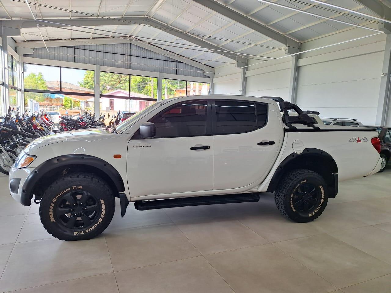 MITSUBISHI L200 TRITON