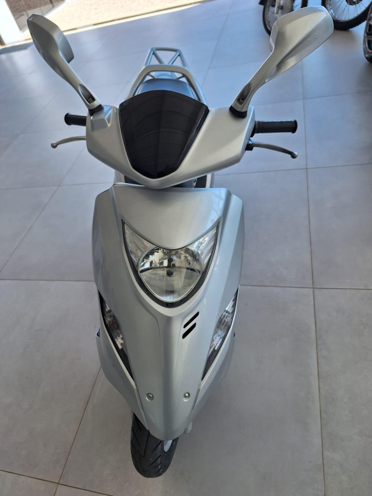 SUZUKI AN125 BURGMAN